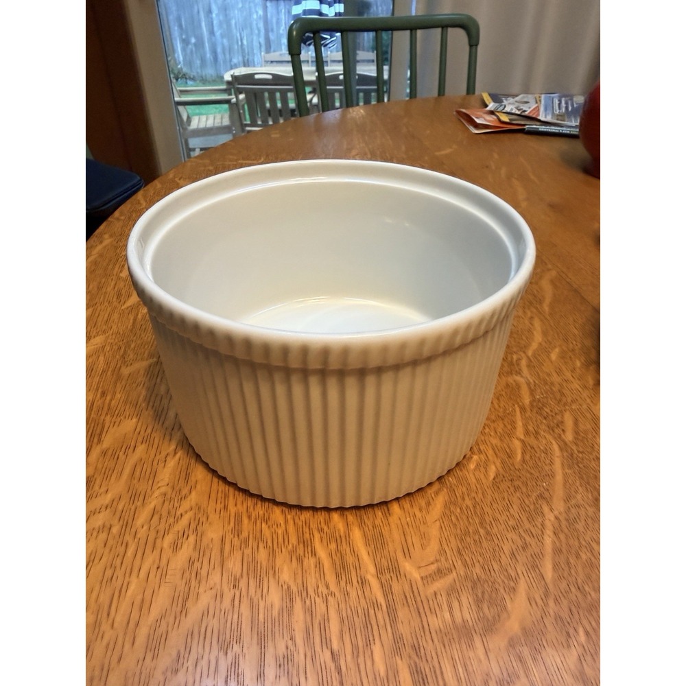Apilco Porcelain France Large Pleated Soufflé Dish 7.5" Wide Excellent